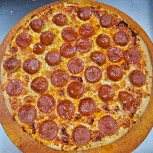 Pepperoni Pizza - Classic pepperoni pizza